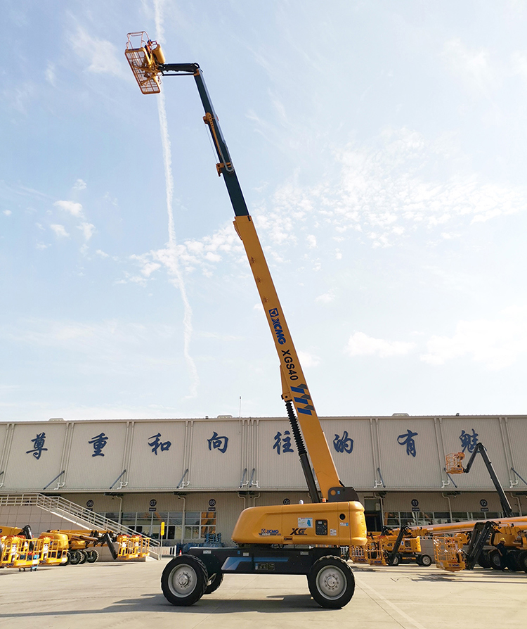 XCMG factory 40m hydraulic telescopic boom lift XGS40 mobile elevated lift for sale